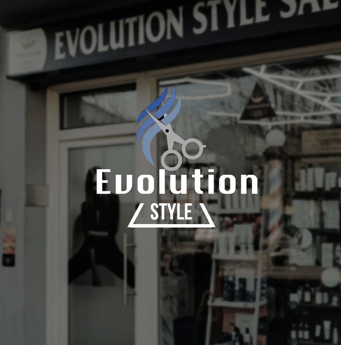 La vetrina di Evolution Style Salon in Via Giuseppe Garibaldi a Ghedi